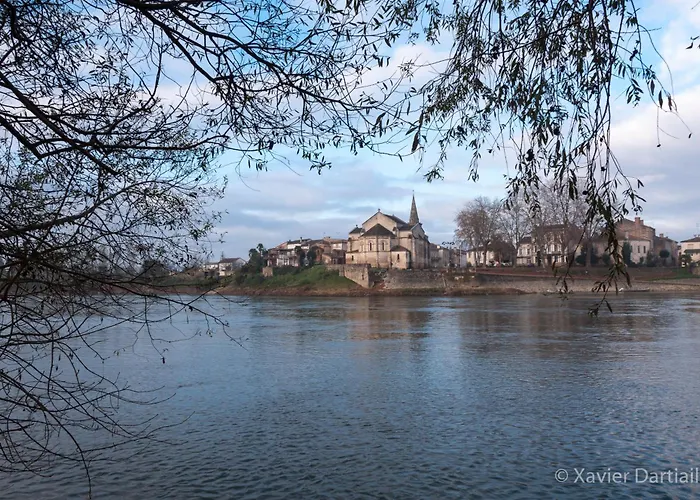 Проживание в семье Chez Les Gens De Garonne *